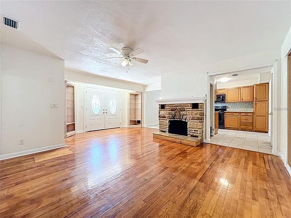 3rd image of 25 E Chesley Ave