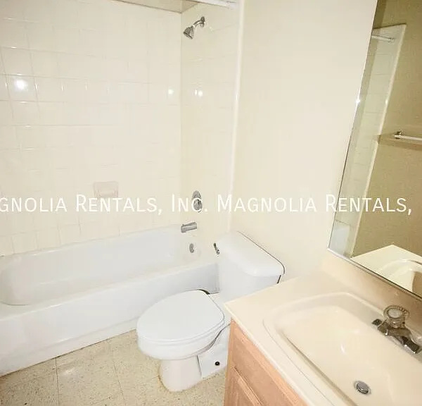 2924 N J St #222 — Photo 10