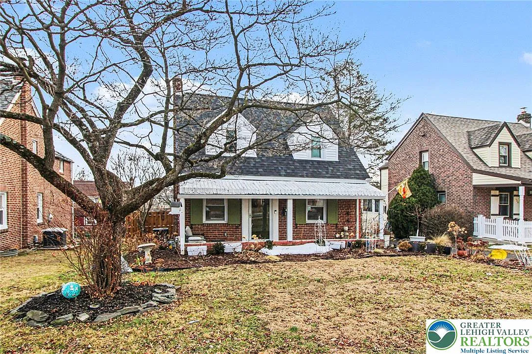 124 Belmont Ave photo 1