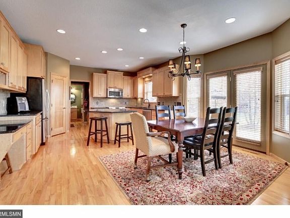 5th image of 11338 Redwood Pl
