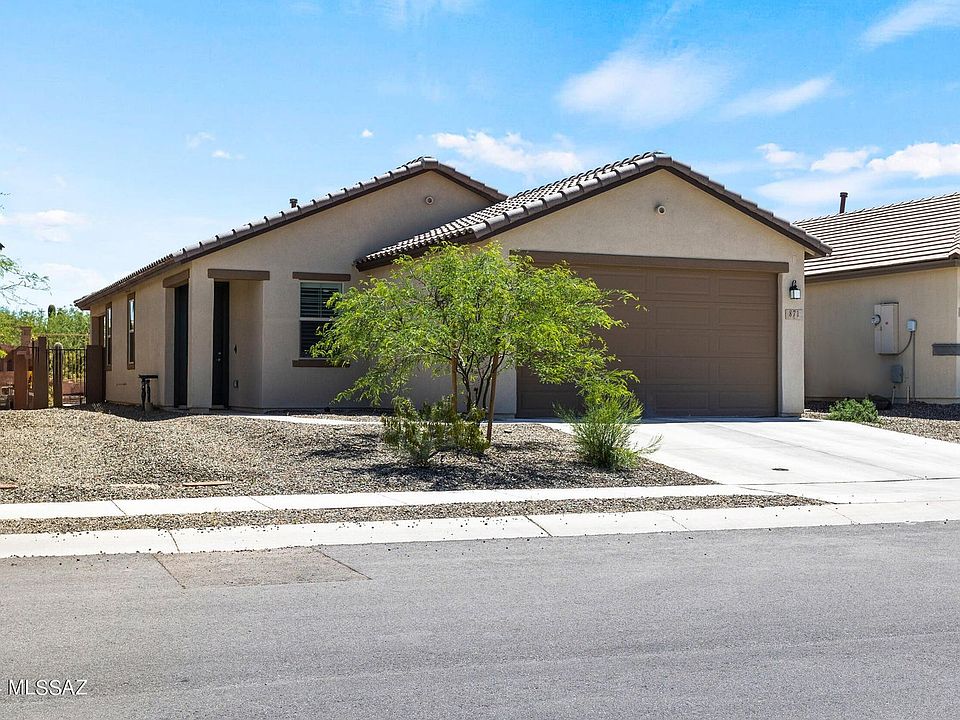 1st image of 871 W Calle Calca