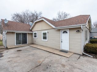 928 N Clarendon Dr, Round Lake Beach, IL