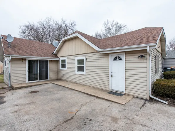 928 N Clarendon Dr, Round Lake Beach, IL 60073