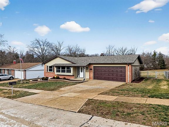 2nd image of 4815 Brookton Way