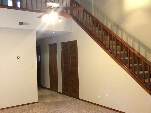 living with vaulted ceiling