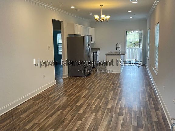 3rd image of 3914 Hamilton St #3912