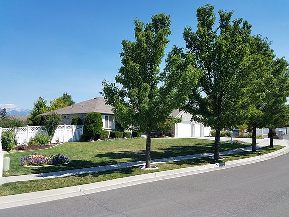 2nd image of 9437 S Sid Cir