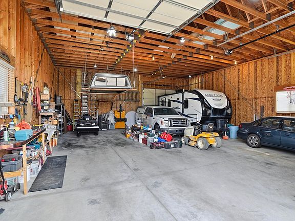 3rd image of 10253 E 150th Ave