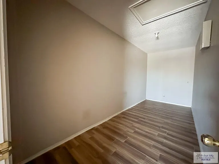 3453 Burgundy Dr — Photo 13