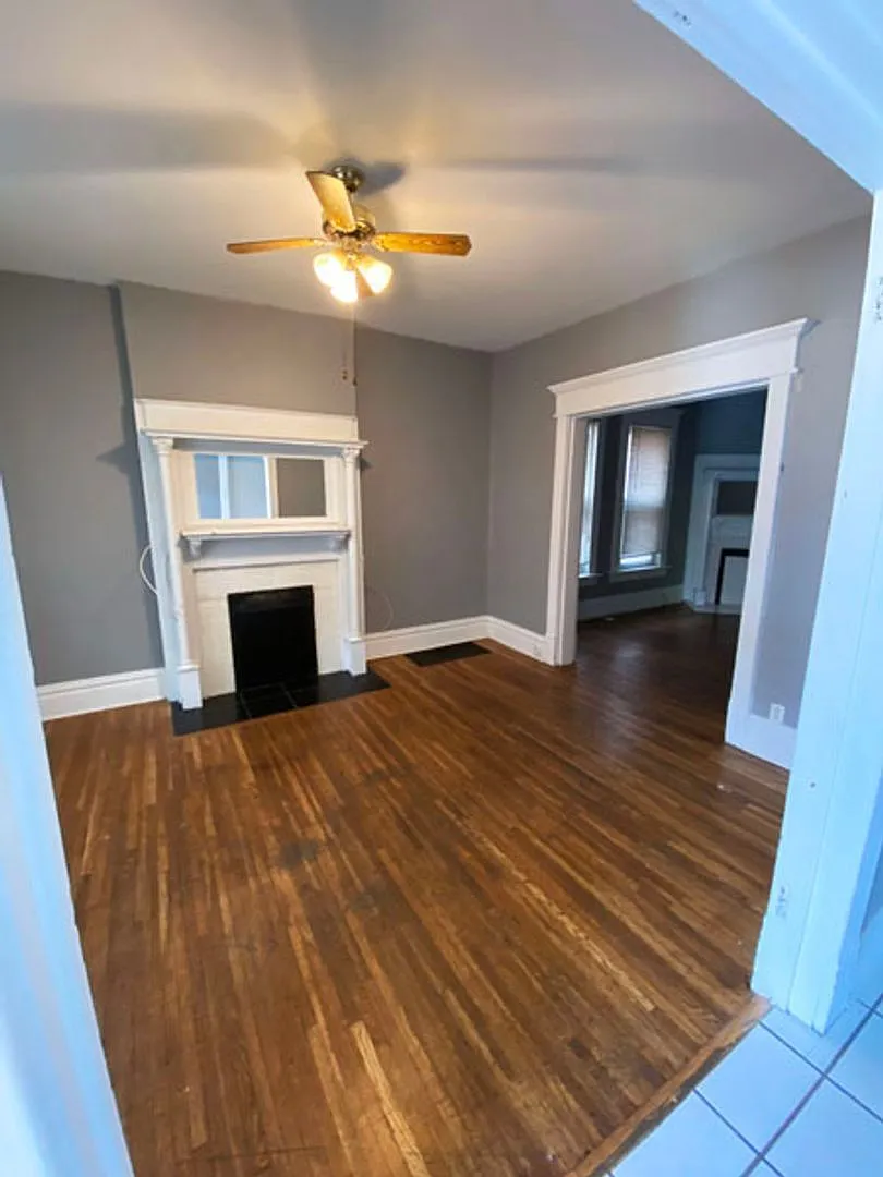 5 bed, 1.5 bath, $3,225 — Photo 3