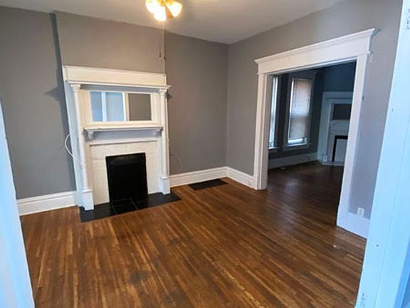 3rd image of 145 W 9th Ave