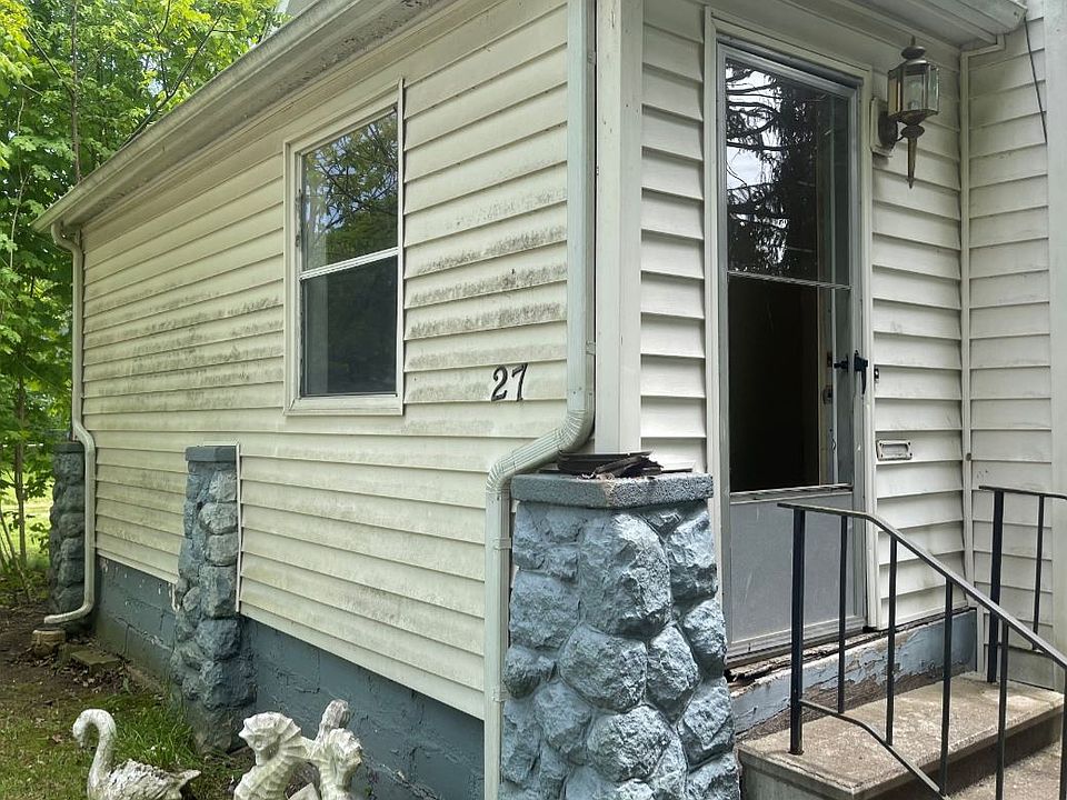 2nd image of 27 Graves Ave