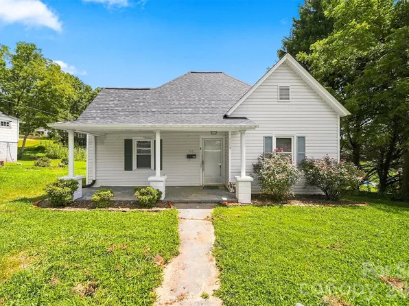 1115 Lenoir Ave SW, Lenoir, NC 28645
