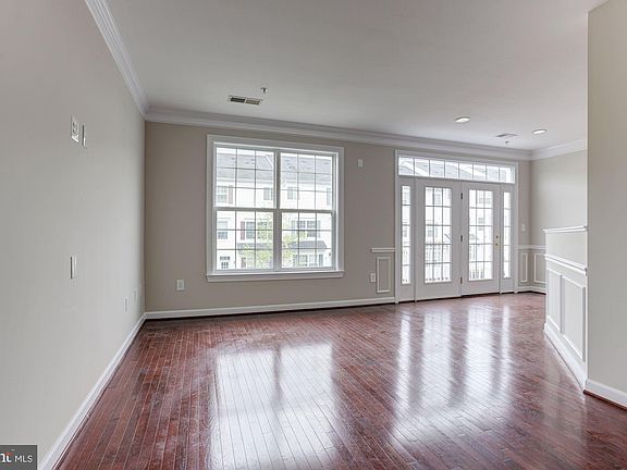 3rd image of 3430 Carriage Walk Ct #15-B
