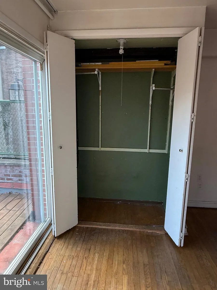 Building Photo - 1720 Spruce St #5