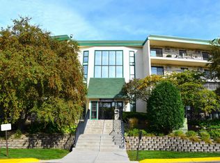 10411 Cedar Lake Rd APT 317, Minnetonka, MN 55305