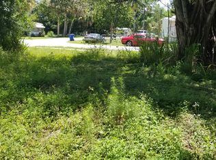 419 San Bernardino St, North Fort Myers, FL 33903