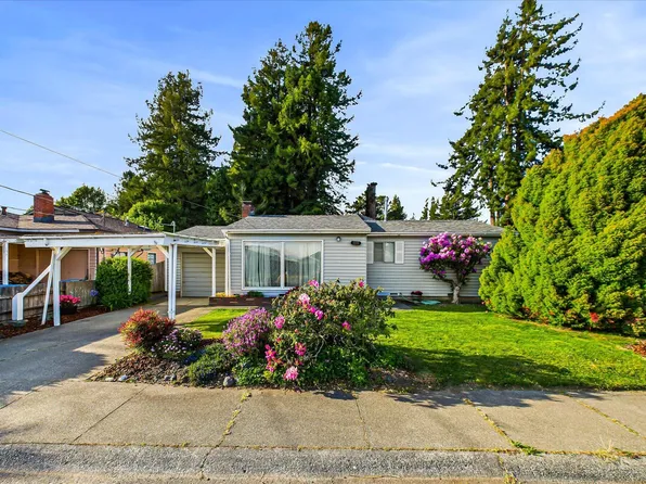 940 Hilltop Dr, Fortuna, CA 95540