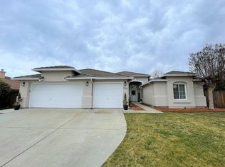 380 Mary Dr, Hollister, CA 95023