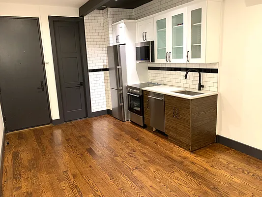 Rented by Tapiro Realty | media 3