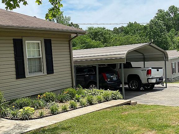 4th image of 340 N 8th St