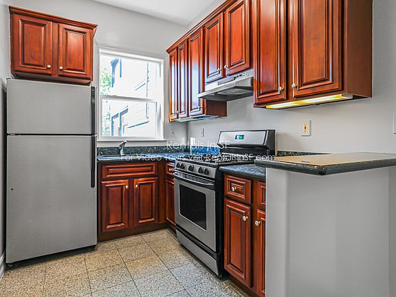 2nd image of 1307 Hayes St APT 4