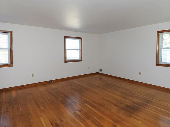 2nd image of 180 Carla Dr