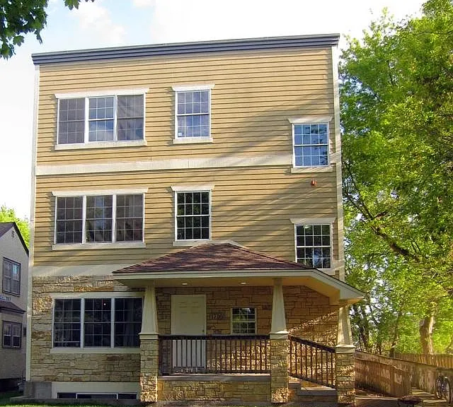 1716 Rollins Ave SE — Photo 2