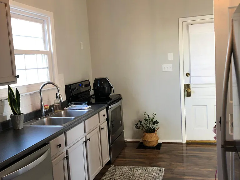 1623 S State St #1 — Photo 10