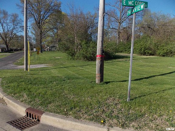 2nd image of 11 Parkview Dr