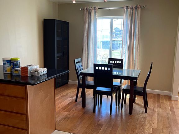 3rd image of 526 Silliman St
