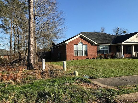 3rd image of 3840 Oxford Dr