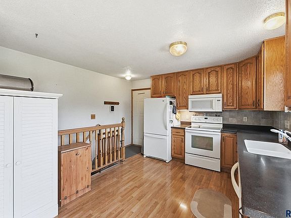 5th image of 5508 W 39th St