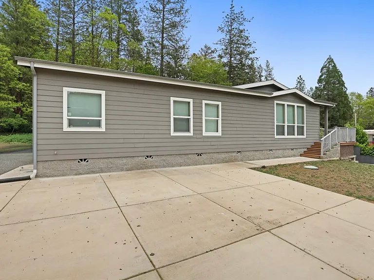 4782 N River Rd — Photo 4