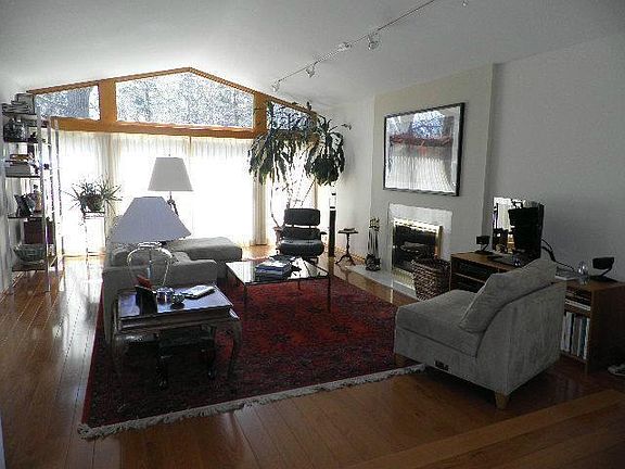 3rd image of 9015 Picardy Ct