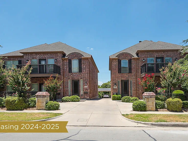 2928 Forest Park Blvd — Photo 2