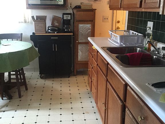 5th image of 729 Holly Hill Dr
