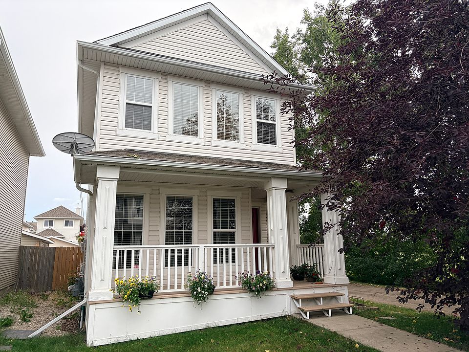 1st image of 136 Bothwell Pl