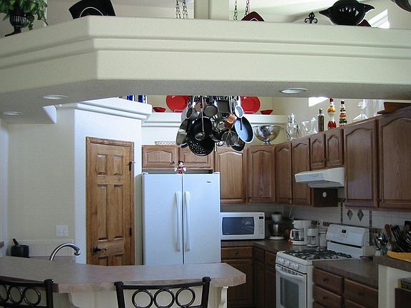 deluxe kitchen