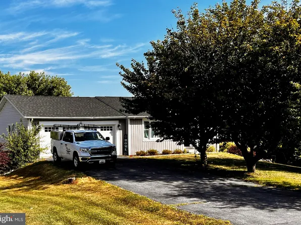 96 Sylvia Ct, Martinsburg, WV 25404