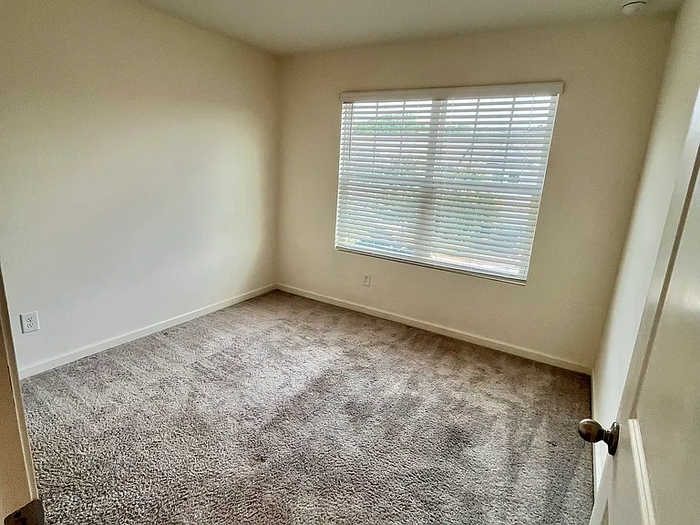 173 Swindon Dr — Photo 31