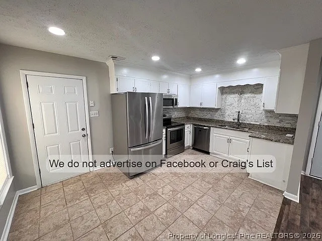 3 bed, 2.0 bath, 1056 sqft, $1,510 — Photo 3