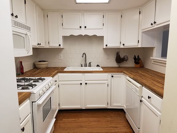 4th image of 9075 Cobbler Ct
