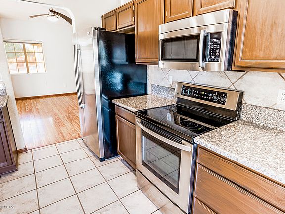 2nd image of 8936 N Bottlebush Ln