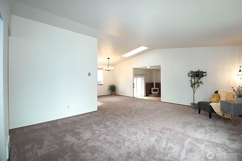 3rd image of 10610 4th Drive SE