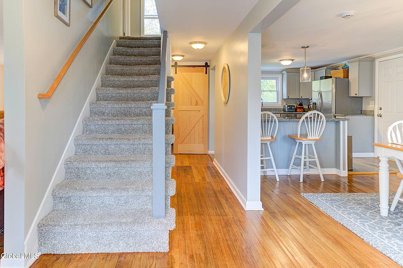 5th image of 258 Columbia Hill Road