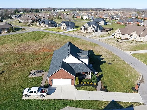 4th image of 308 Honeysuckle Ln