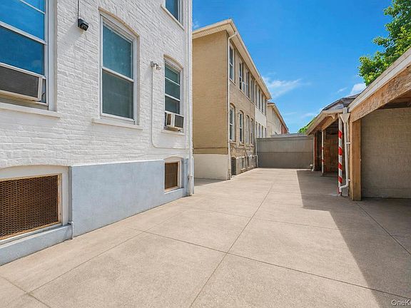 5th image of 138 E 92nd Street