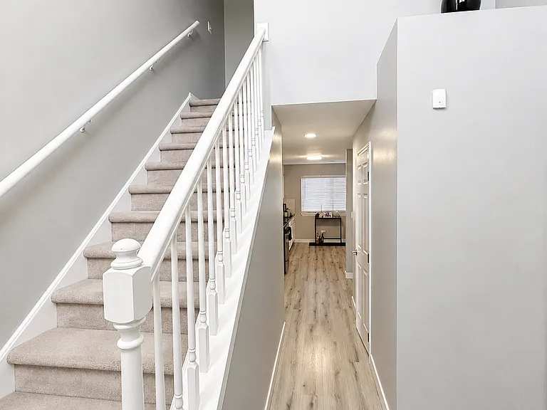 692 E Whispering Oaks Dr — Photo 5