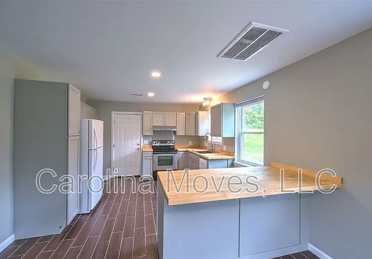 130 Pleasant Dr #A — Photo 6